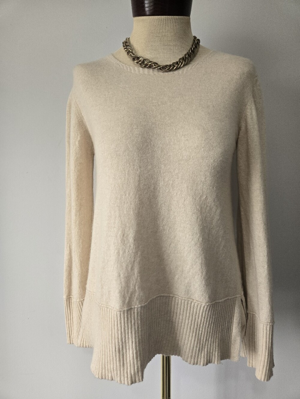 Bianco & Blu Wool/Cashmere/Silk Cream Crewneck Pullover Sweater. Small